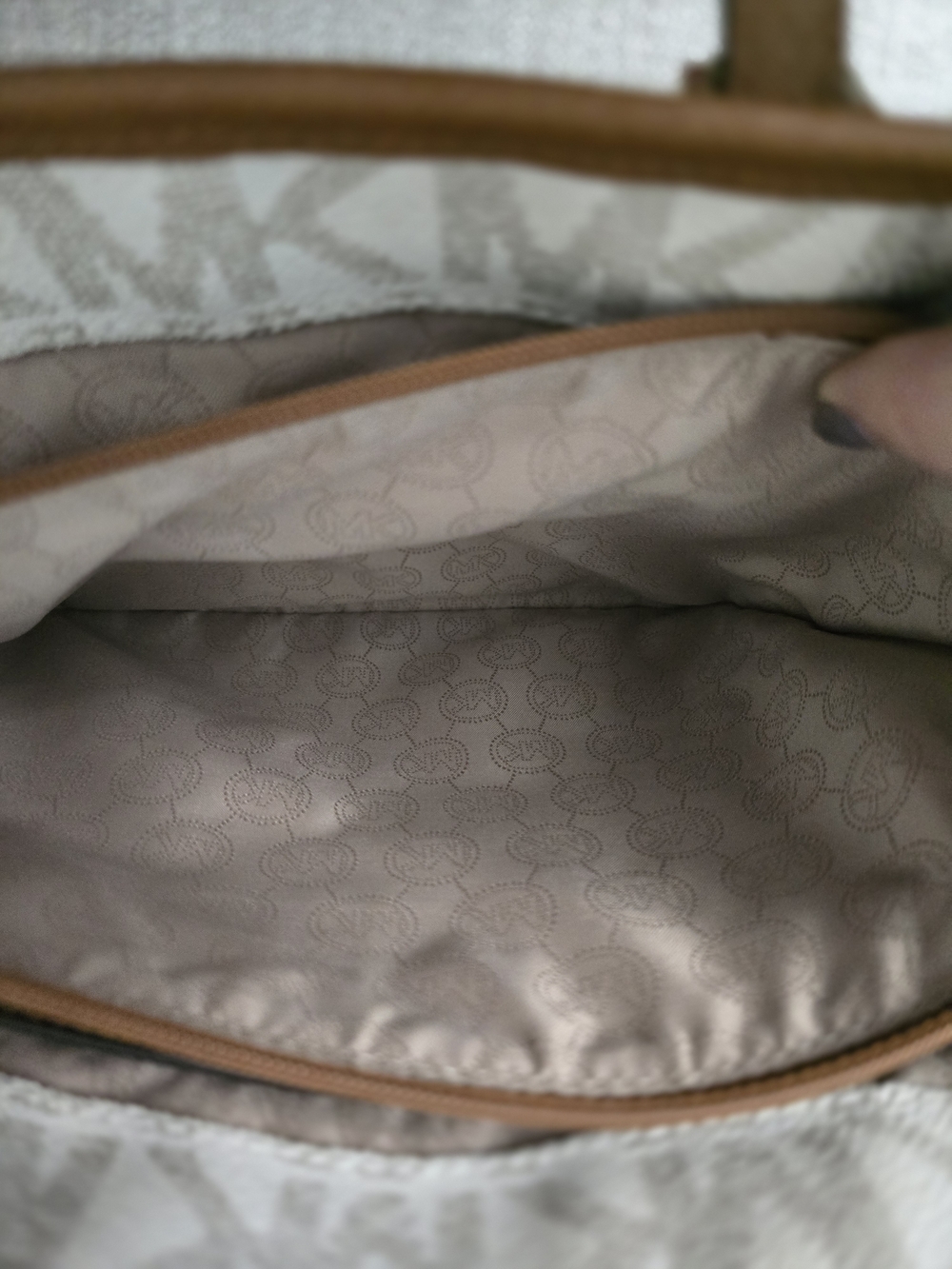Michael Kors Jet Set Medium Snap Pocket Tote - Vanilla NWOT - Picture 8 of 8